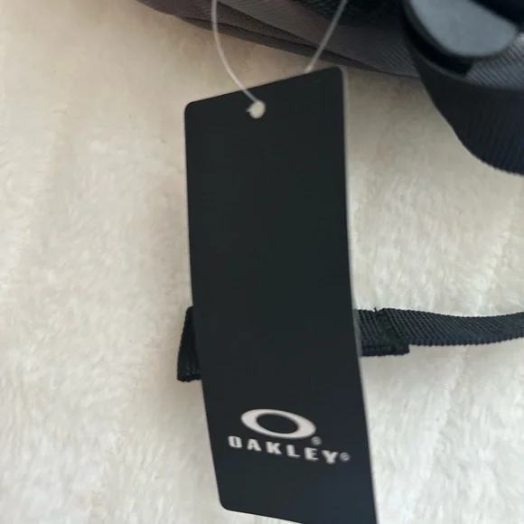 Oakley Men's Backpack in Black and Gray - Picture 3 of 5